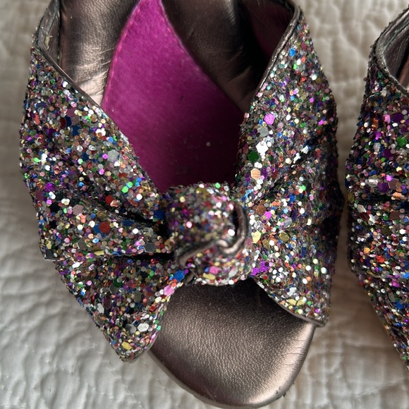 Gorgeous Betsy Johnson, sequin, scrappy heels, size 6 - Picture 3 of 11